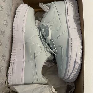 Nike White Low-Top Chunky Swoosh Sneakers